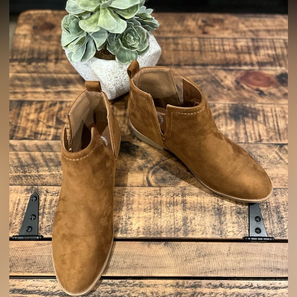 Brown Suede Booties - Picture 4 of 7
